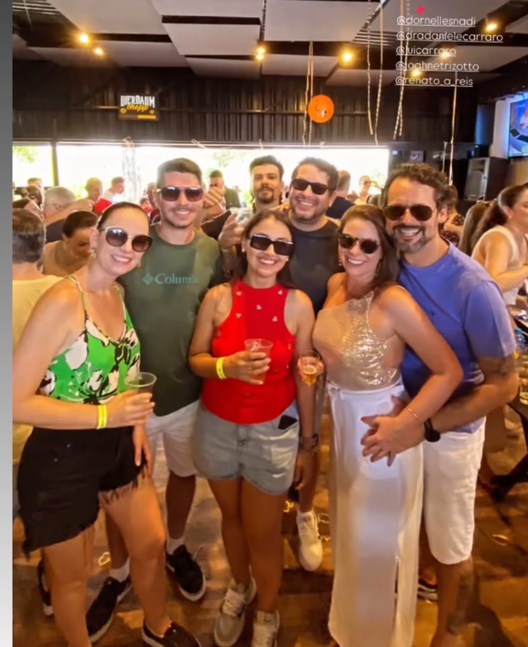 Amigos curtindo uma festa